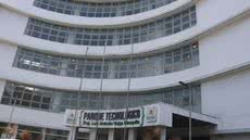 Espaço adaptado conta com salas de aula, laboratórios, biblioteca e áreas administrativas enquanto a sede definitiva do campus é planejada - Imagem: Divulgação/Prefeitura de Santos