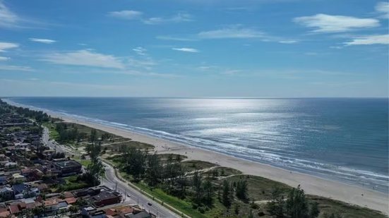 Equipes de resgate atuaram no atendimento à vítima após afogamento registrado em Ilha Comprida - Imagem: Divulgação/Prefeitura de Ilha Comprida