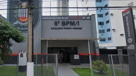 Um homem de 33 anos foi detido após ser flagrado praticando ato obsceno em praça pública - Imagem: Reprodução