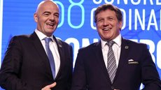 Alejandro Domínguez exalta liderança de Infantino e fecha com presidente da Fifa - Foto: Eitan Abramovich / AFP