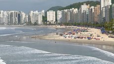 Bombeiros tentam reanimação, mas turista de 22 anos morre após afogamento - Imagem Ilustrativa / Praia Pitangueiras - Reprodução