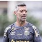Pedido de pagamento à vista travou negociações de parcelamento entre a diretoria santista e o staff de Caixinha - Foto: Raul Baretta / Santos FC