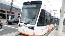 BR Mobilidade reforça orientações de segurança para pedestres e motoristas com o aumento da circulação de trens no Centro - Foto: Prefeitura de Santos