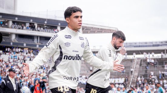 Gustavo Henrique sentiu o adutor direito no primeiro tempo - Foto: Raul Baretta / Santos FC