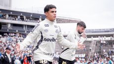 Gustavo Henrique sentiu o adutor direito no primeiro tempo - Foto: Raul Baretta / Santos FC