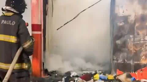 Nenhum quadriciclo foi atingido pelas chamas - Imagem: CBN Santos