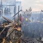 Seis caminhões e 18 bombeiros foram mobilizados para controlar as chamas e evitar que o incêndio se espalhasse ainda mais - Foto Divulgação/ Defesa Civil SP/ Redes Sociais