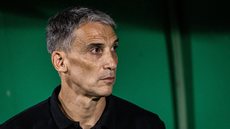 Técnico Vojvoda destaca esforço de Gabriel para jogar na Vila Belmiro - Foto: Raul Baretta / Santos FC