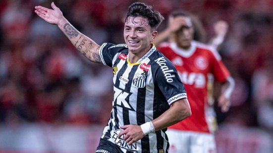 O atacante argentino se adaptou a várias posições e se consolidou no time titular - Foto: Leo Piva