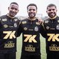 O meia Jeffinho e os atacantes Leleti e Lipão participaram de treino com o Santos, buscando experiência e aprendizado - Foco: Raul Baretta/ Santos FC