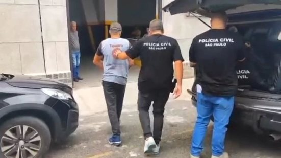 O homem atuava como intermediário entre criminosos e um fornecedor de códigos - Imagem: Divulgação / Polícia Civil