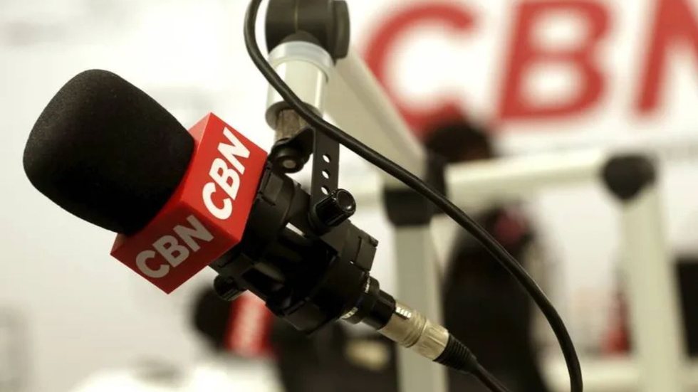 Com 83% de alcance nas grandes cidades, o rádio continua a ser um meio primário de comunicação para milhões de brasileiros - Foto: Marcelo Theobald/Agência O Globo