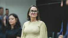 A juíza Adriana de Jesus Pita Colella enfrenta apuração interna após revelações sobre seu curso de Medicina e funções no TRT-SP. - Imagem: Reprodução | Jornal da Band