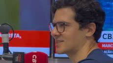 Danilo Manzano, vice-presidente de parcerias estratégicas da KeeTa, durante entrevista exclusiva à Rádio CBN Santos - Foto: Rádio CBN Santos