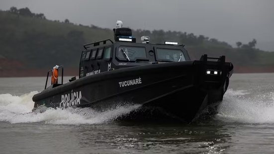 As primeiras lanchas blindadas da Guarda Portuária de Santos serão utilizadas pelo Grupo de Ações Estratégicas no patrulhamento da Poligonal do porto. - Imagem: Reprodução