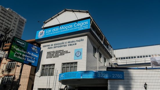 Fachada do Lar das Moças Cegas, em Santos, instituição que atende pessoas com deficiência visual e que voltou ao centro do debate após a confirmação da retomada do transporte para moradores de Praia Grande - Imagem:  Divulgação/LMC