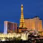 Las Vegas é o cenário kitsh por excelência. Luzes, réplicas, neons - uma ode ao excesso - Imagem: Natalie Soares/ Divulgação