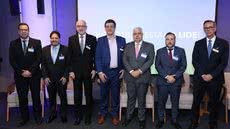 Debatedores discutem aspectos jurídicos e impactos econômicos do Tecon 10 na geração de empregos e investimentos - Imagem: Reprodução