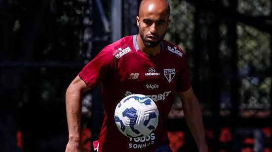 Lucas treina no SuperCT em São Paulo - Foto: Rubens Chiri/saopaulofc/ Reprodução/ Instagram
