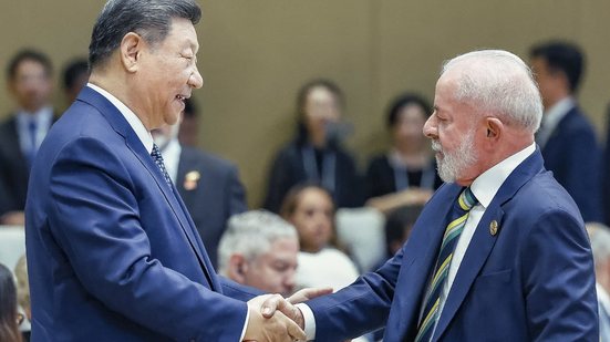 Presidente Lula tenta proteger sua esposa, mas a situação se complica - Imagem: Divulgação/ PT