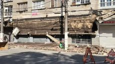Área foi isolada após queda de marquise em prédio comercial no Centro de Santos, onde duas pessoas ficaram feridas - Imagem: Alexsander Ferraz/A Tribuna Jornal