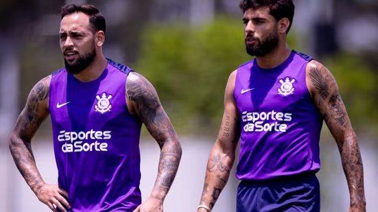 Maycon e Yuri Alberto em treino do Corinthians no CT Dr. Joaquim Grava - Foto: Rodrigo Coca/Agência Corinthians