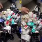 Policiais rodoviários federais encontraram 409 ampolas de medicamentos e anabolizantes, 400 comprimidos e seis caixas de produtos injetáveis escondidos na estrutura de uma moto elétrica infantil - Imagem: Divulgação/PRF