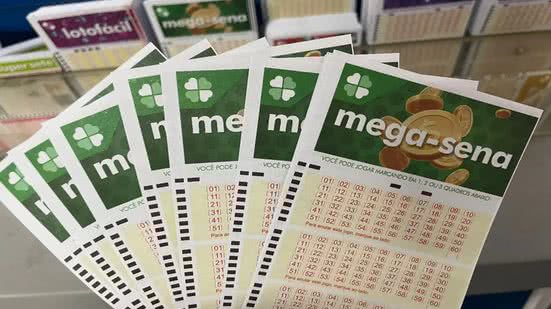 Apostas feitas em Guarujá e Itanhaém acertaram cinco dezenas da Mega-Sena no concurso de terça-feira (20) - Imagem: Ana Marin/g1