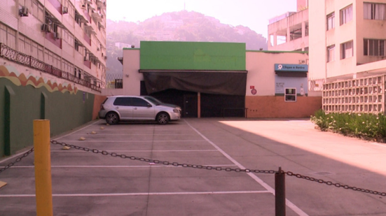 Prédio da antiga unidade do Pão de Açúcar Fresh, na Avenida Presidente Wilson, no José Menino, em Santos, atingido por incêndio em novembro de 2025 - Imagem: Reprodução