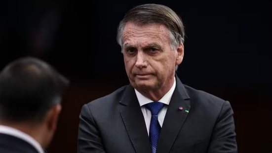 Com a imposição de uma tornozeleira eletrônica, Bolsonaro enfrenta novas limitações em sua liberdade e comunicação - Foto: Ton Molina/ STF