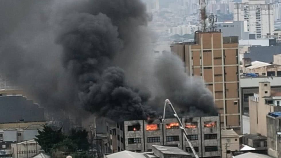 Chamas foram totalmente extintas por volta das 22h da noite de quinta (30) - Imagem: Divulgação/ ISTOÉ