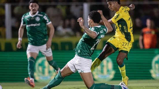 Gabriel fez o primeiro gol do jogo entre Mirassol x Palmeiras, pelo Brasileirão - Foto: Rapha Marques/Sports Press Photo/Getty Images