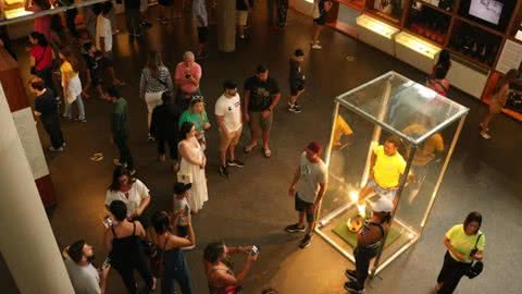 Em Santos, Missa no Museu Pelé homenageia a vida do Rei do Futebol - Imagem: reprodução Prefeitura de Santos