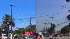 Motociclista é socorrido após ser atropelado por caminhão em Guarujá; motorista fugiu do local - Imagem: Reprodução/Redes Sociais