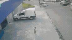 Motociclista é atropelado após briga em bar - Imagem: Reprodução/ Redes Sociais