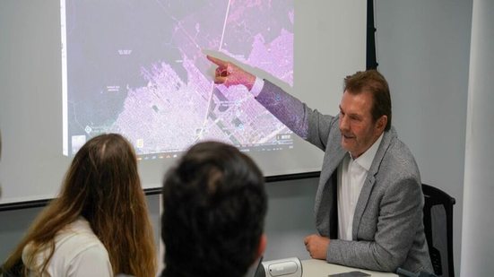 Prefeito de Praia Grande, Alberto Mourão, em reuniões em Brasília para garantir novos investimentos federais em saúde e infraestrutura para o município - Imagem: Divulgação/PMPG