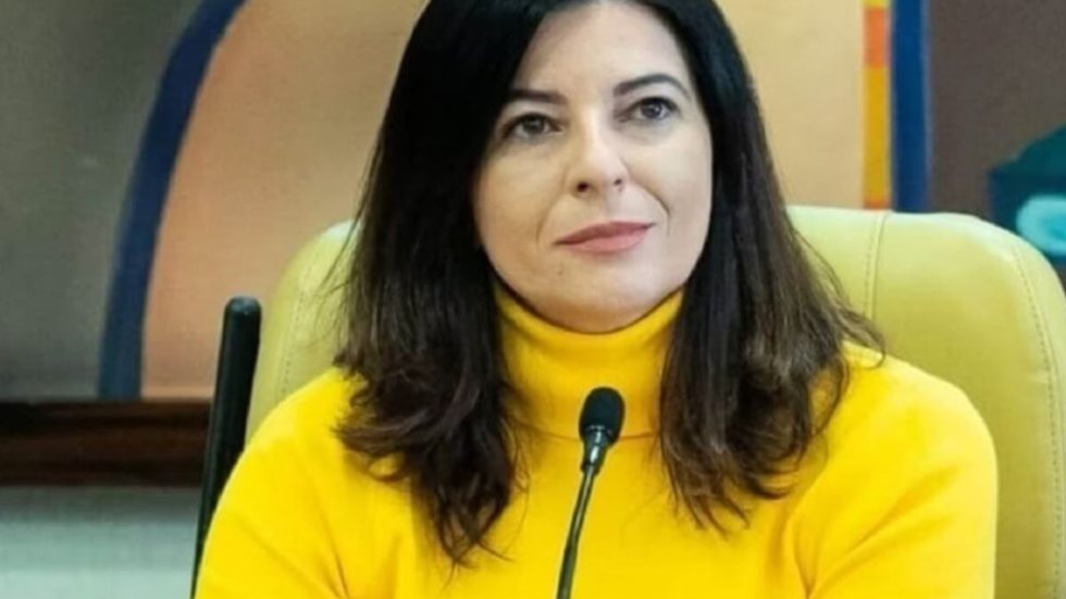 Silvia Ferraro afirma que as tentativas de associar seu nome ao crime são caluniosas e defende o cumprimento do devido processo legal - Foto: Reprodução/ Facebook