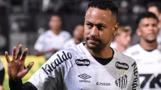 Com vínculo até o final do mês, a situação de Neymar gera expectativa entre torcedores e a diretoria do Santos - Imagem: RAFAEL MOREIRA/FOTOARENA/FOTOARENA/ESTADÃO CONTEÚDO