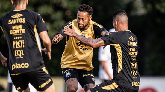 Com a volta de jogadores do departamento médico, Santos espera ter time completo para o desafio contra o Atlético-MG no Brasileiro - Foto: Raul Baretta/ Santos FC