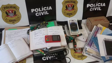 Mais de 3.600 itens ligados ao crime foram apreendidos durante ação policial - Imagem: Divulgação | Polícia Civil de São Paulo