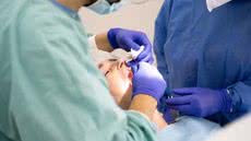 Dentistas de diferentes estados relatam prejuízos após contratação de consultorias e investimentos oferecidos por empresário paulista; caso é alvo de ações judiciais e investigação policial - Imagem: Pixabay/Reprodução