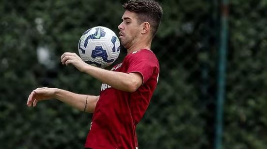 Oscar treina com bola no SuperCT - Foto: Erico Leonan/Saopaulofc