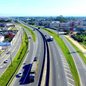 Interdição afeta apenas a alça de acesso à cidade, enquanto as pistas principais da rodovia seguem com tráfego normal - Foto: Divulgação/ CMI