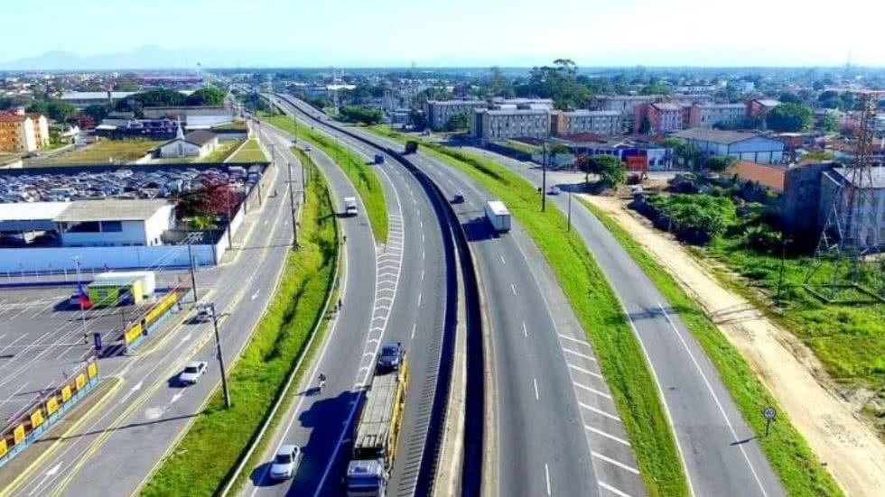 Interdição afeta apenas a alça de acesso à cidade, enquanto as pistas principais da rodovia seguem com tráfego normal - Foto: Divulgação/ CMI