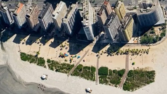 Área de restinga na orla de Santos começa a ser preparada para implantação do Parque Jundu, projeto voltado à preservação ambiental e recuperação da vegetação nativa - Imagem: Divulgação/Prefeitura de Santos