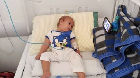 Felipe tem apenas 1 ano e 6 meses, e foi diagnosticado com condição genética degenerativa - Imagem: reprodução redes sociais