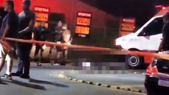 Motociclista morreu após perder o controle da moto durante fuga em Peruíbe; arma com numeração raspada foi apreendida - Imagem: Reprodução