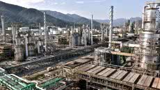Refinaria Presidente Bernardes, em Cubatão, receberá investimento de US$ 1,2 bilhão para implantação da primeira unidade da Petrobras dedicada à produção de bioquerosene de aviação e diesel renovável - Imagem: Divulgação/Agência Petrobras