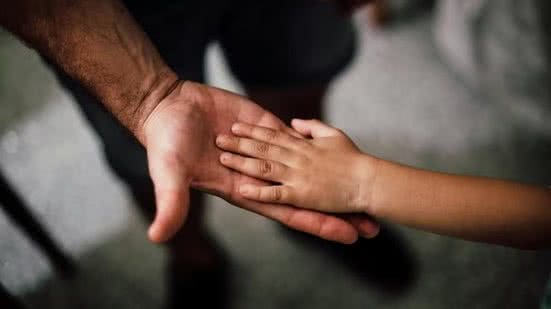 Levantamento reúne dados sobre registros de nascimento sem identificação paterna e reconhecimentos de paternidade realizados em Santos nos últimos anos - Imagem: Juan Pablo Serrano/Pexels