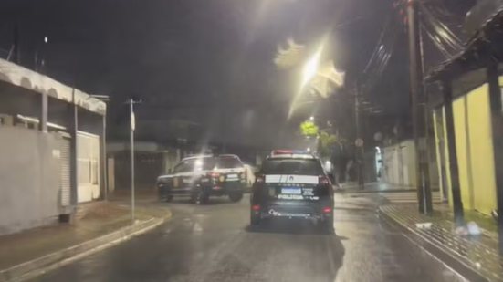Polícia Civil do Distrito Federal cumpriu mandados de busca e apreensão em Praia Grande durante investigação sobre golpe do falso advogado - Imagem: Divulgação/PCDF